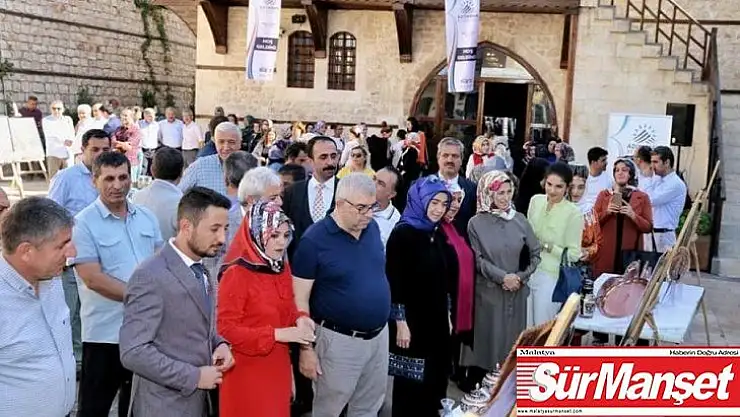 Kadınların el emeği göz nuru eserleri sergilendi