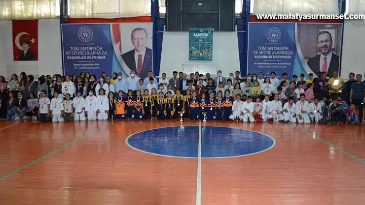 Kahta'da Amatör Spor Haftası kapanış töreni yapıldı.