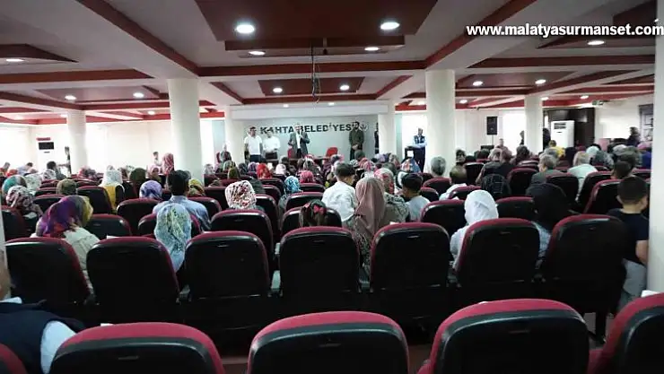 Kahta'da ihtiyaç sahibi ailelere sosyal yardım kartı dağıtıldı