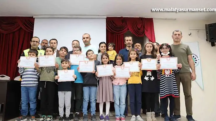 Kahta'daki üstün yetenekli öğrencilere sertifikaları verildi