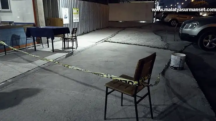 Kahvehanede husumetlisine tüfekle ateş açtı: 2 yaralı