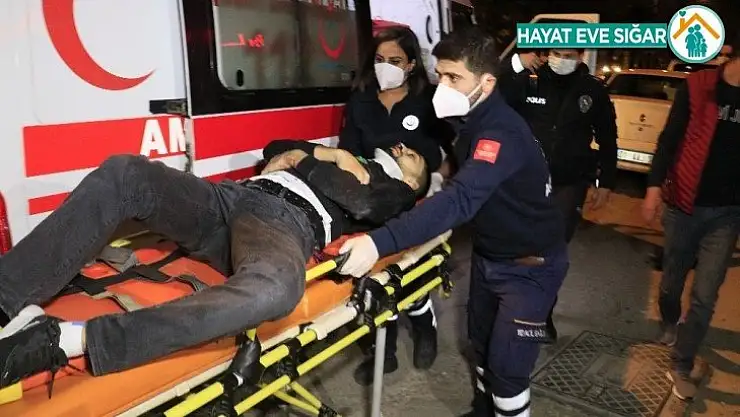 Kaldırıma çarpan otomobil sürücüsü ağır yaralandı