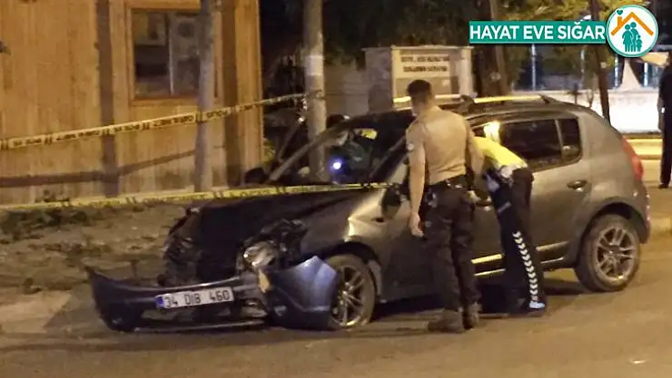 Kaldırıma çıkarak takla atan otomobilin sürücüsü yaralandı