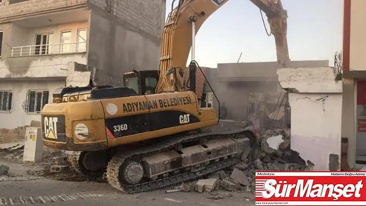 Kamulaştırılan yapıların yıkımı sürüyor