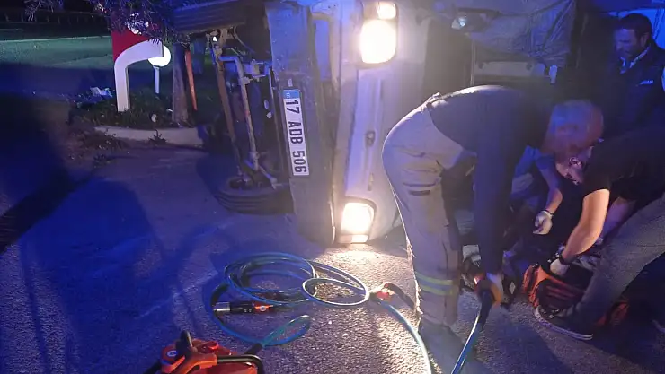 Kamyon İle Kamyonet Çarpıştı 1 Ölü 1 Yaralı