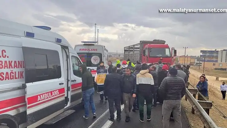 Kamyon ile otomobil çarpıştı: 6 yaralı