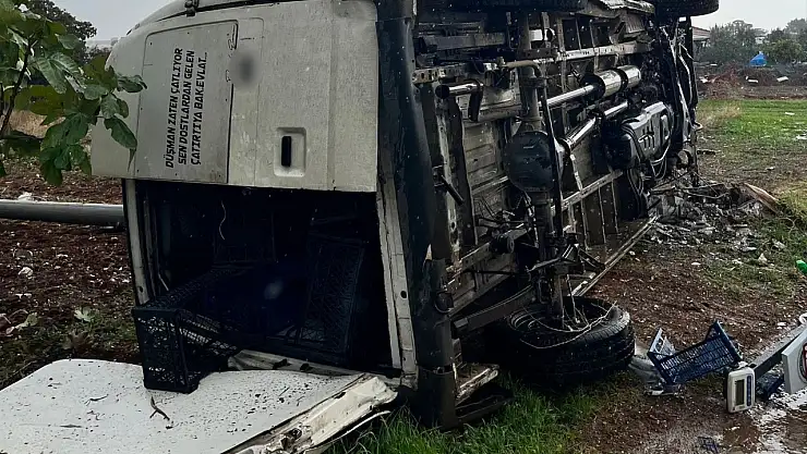 Kamyonet Devrildi 1 Ölü 1 Yaralı