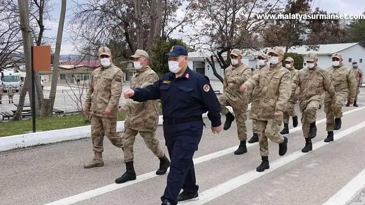 Kanser tedavisi gören gencin hayalini jandarma gerçekleştirdi