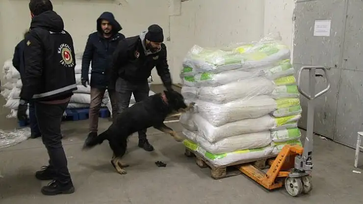 Kapıkule Gümrük Kapısı'nda 2 ton 70 kilogram esrar ele geçirildi