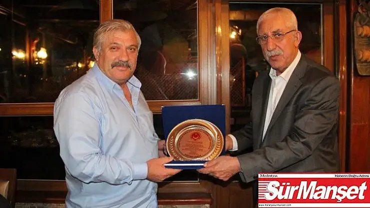 Karaman Polis Emeklileri Derneği'nden emniyet müdürü Bayraktar'a plaket