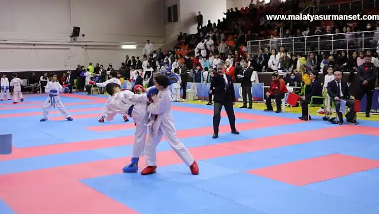 Karate grup müsabakaları Adıyaman'da yapıldı