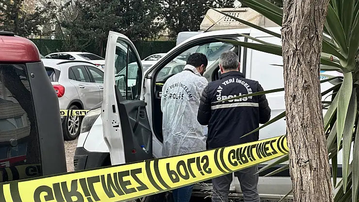 Kargo Çalışanı Araç İçerisinde Ölü Bulundu