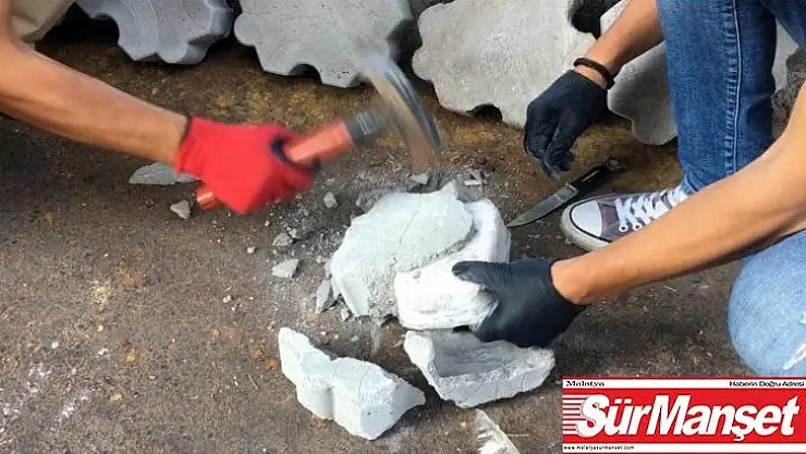 Kargo şirketinde paketleri açan polis gözlerine inanamadı