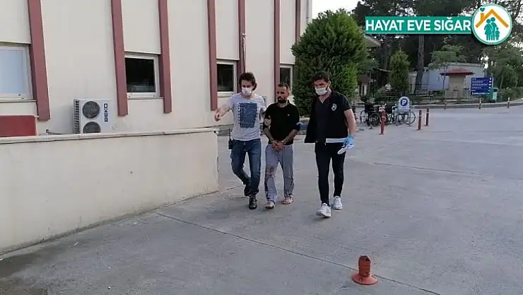 Karısı ve baldızını bıçakladı, kanlı eşofmanıyla polise teslim oldu