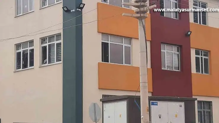 Karkamış'a 7 roket düştü