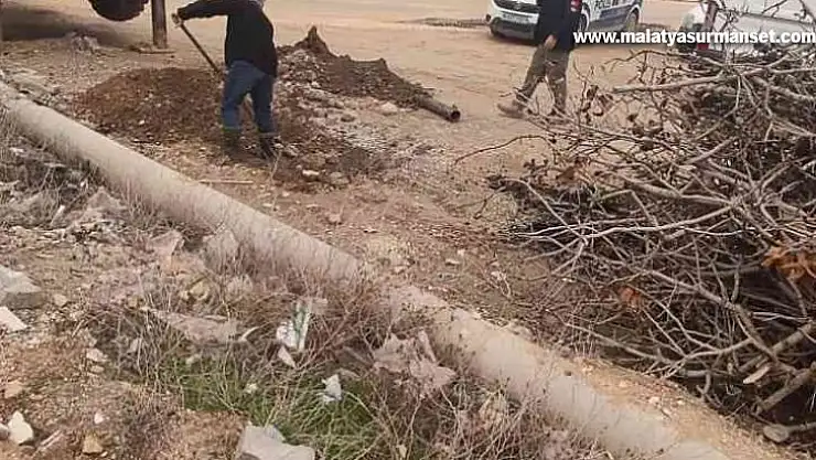 Karkamış'ta terör saldırısının izleri siliniyor