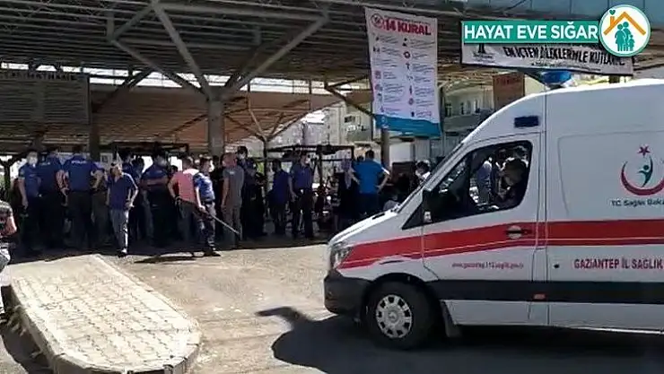 Kasaplar ve vatandaşların kurban derisi kavgası: 3'ü ağır 5 yaralı