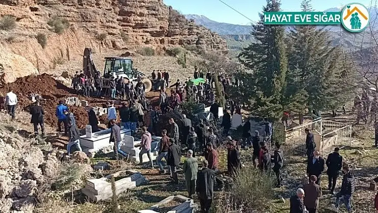 Kavgada hayatını kaybeden 6 kişiden 4'ü toprağa verildi