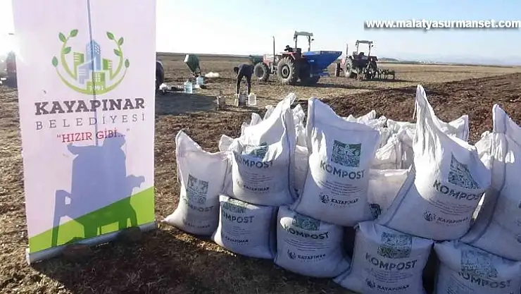 Kayapınar'da pazar yerlerinde atıklarla ele edilen kompostlar, 3 çiftçiye dağıtıldı