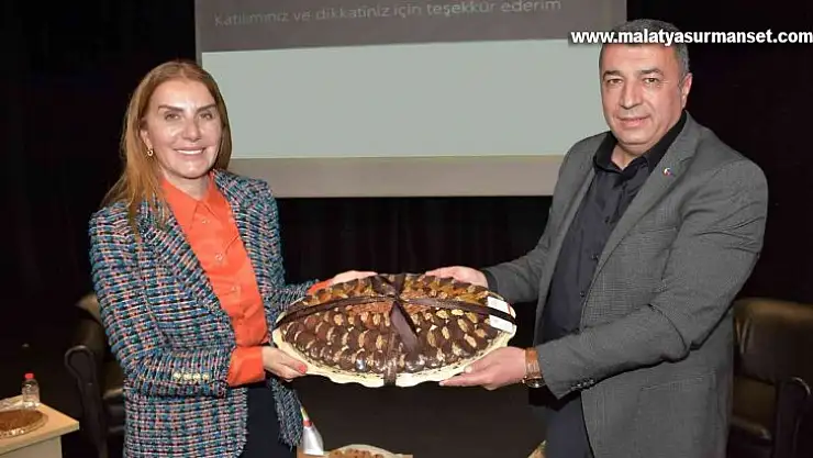 Kayısının sağlığa faydaları panelde anlatıldı