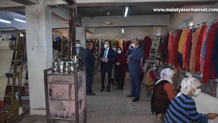 Kaymakam Pamuk kilim dokuma atölyesini inceledi