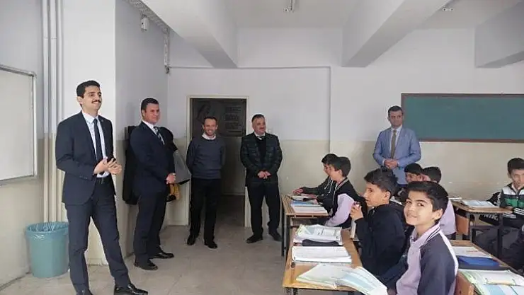 Kaymakam Teke okulları denetledi