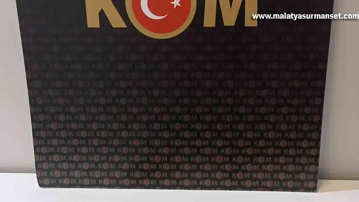 Kayseri'de piyasa değeri 3 milyon TL olan 5 asırlık 2 adet Kur'an-ı Kerim ele geçirildi