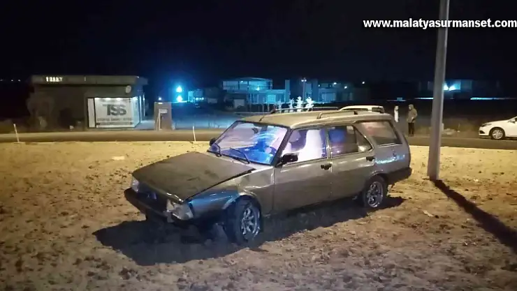 Kaza yapan alkollü sürücüyü hastaneye götürmek için görevliler dakikalarca dil döktü