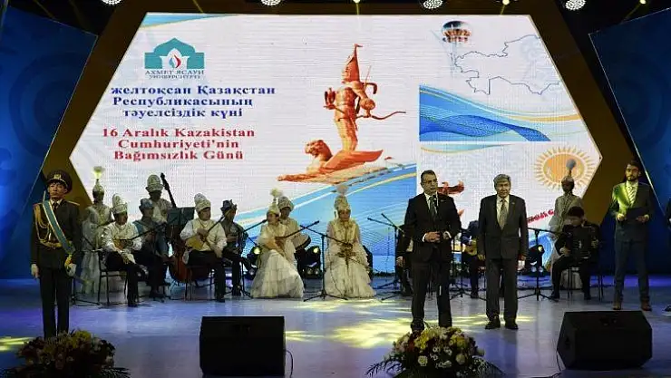 Kazakistan'ın bağımsızlığının 28. yılı Ahmet Yesevi Üniversitesinde coşkuyla kutlandı