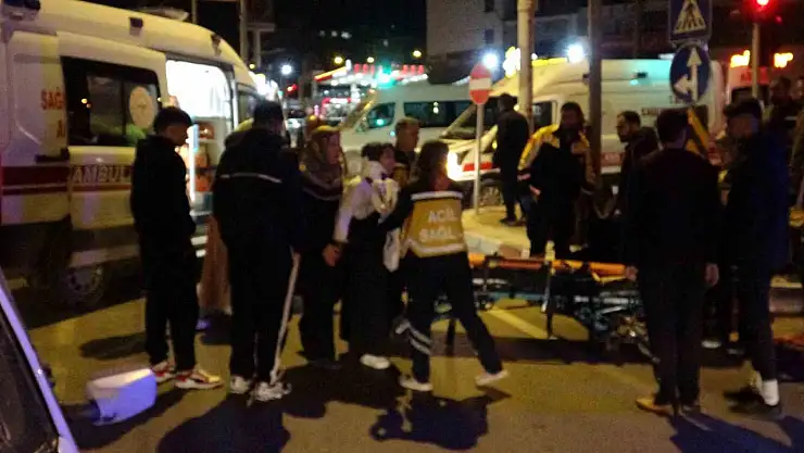 Kazaya karışan sürücü aracı bırakıp kaçtı: 3 yaralı