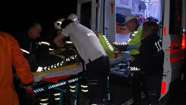 Kazaya müdahale eden polise otomobil çarptı