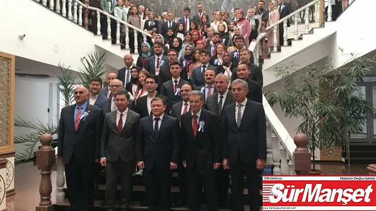 Kırgızistan'da 'Anadolu Mektebi Aytmatov'un Memleketinde' paneli