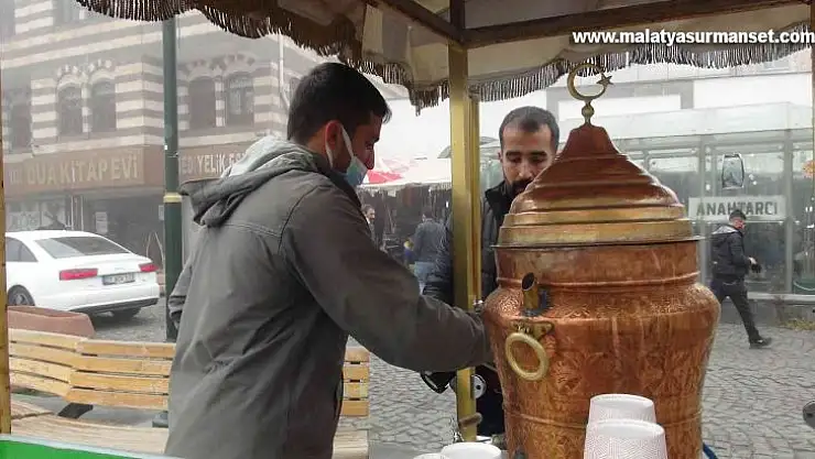 Kış aylarının vazgeçilmez içeceği salep tezgahlardaki yerini aldı