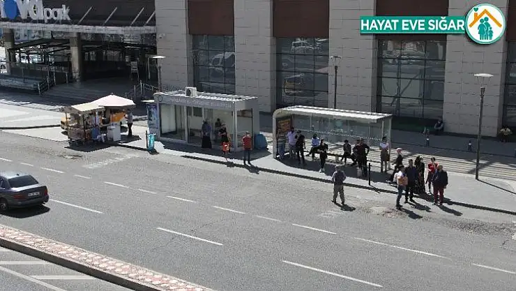 Kısıtlama kalktı, Diyarbakır'da vatandaşlar sokakları doldurdu