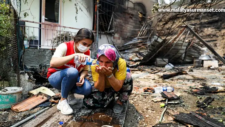 Kızılay Orman Yangınlarından Etkilenenlere Destek Oluyor