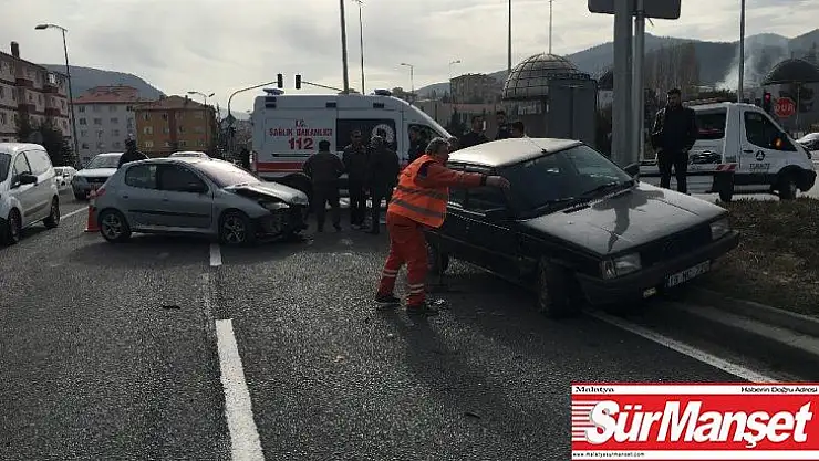 Kızılcahamam ilçesi hastane kavşağında trafik kazası meydana geldi