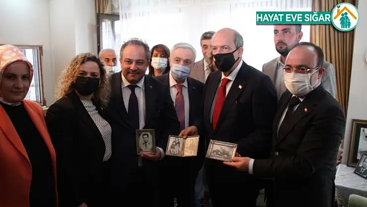 KKTC Cumhurbaşkanı Tatar, Nihat İlhan'ın evini ziyaret etti