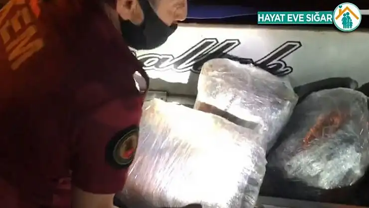 Kocaeli'de kamyon kasasına zulalanmış 42 kilo esrar ele geçirildi