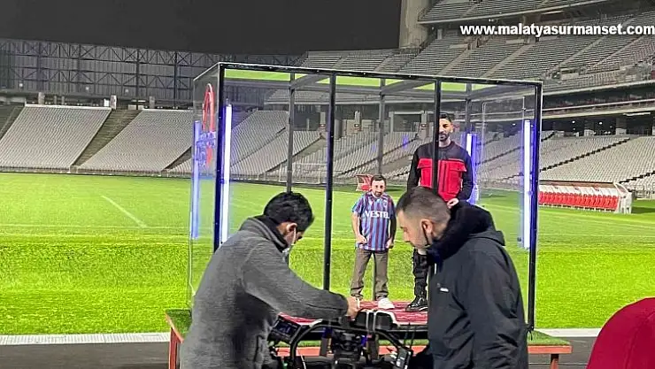 Köksal Baba Trabzonspor formasıyla klipte yer aldı