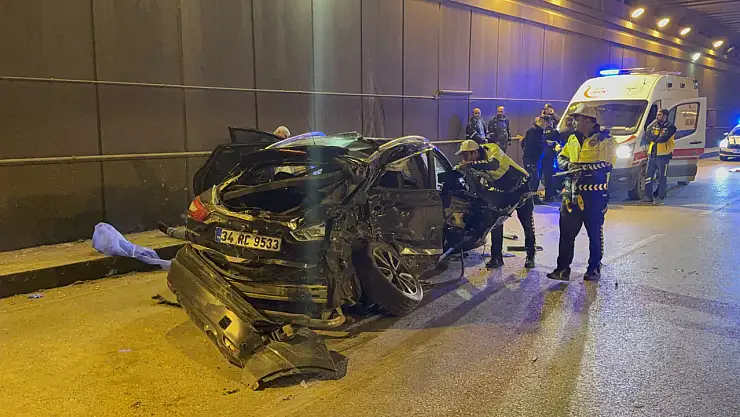 Kontrolden Çıkan Araç Faciaya Yol Açtı: 2 Ölü, 1 Yaralı