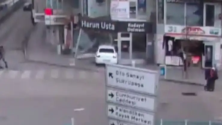 Kontrolden çıkan araç iş yerine daldı