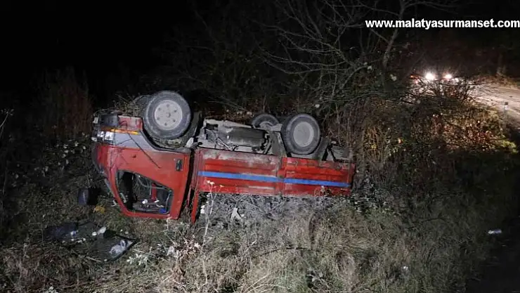 Kontrolden çıkan kamyonet şarampole devrildi: 1 yaralı