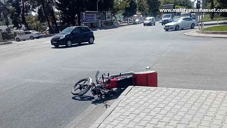 Kontrolden çıkan motosiklet devrildi: 1 yaralı