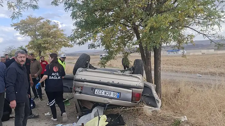 Kontrolden çıkan otomobil devrildi 1 ölü 1 yaralı