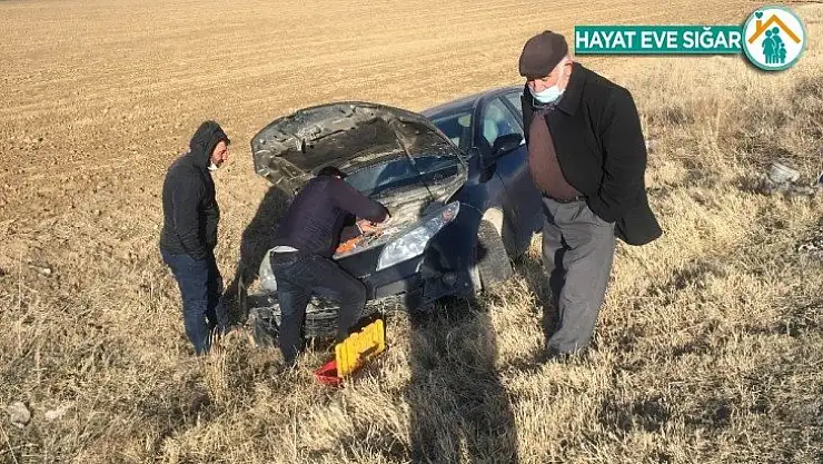 Kontrolden çıkan otomobil şarampole devrildi