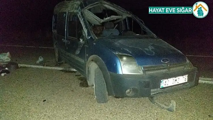 Konya'da hafif ticari araç devrildi: 1 ölü