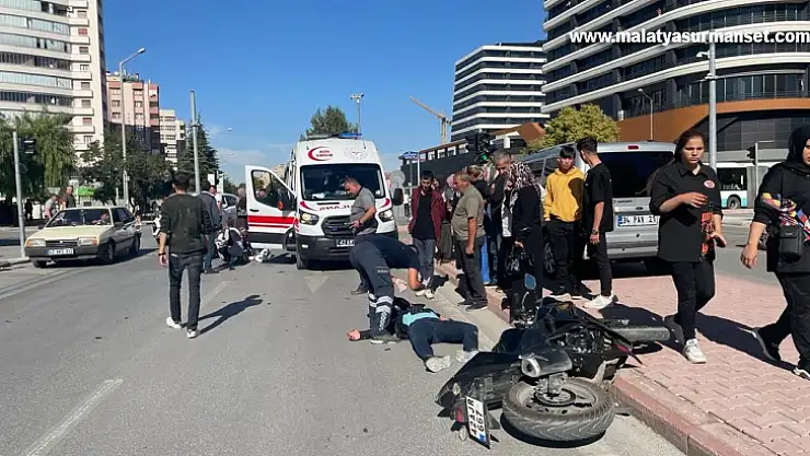Konya'da motosikletler çarpıştı: 2 yaralı