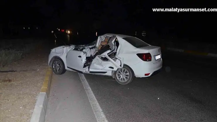 Konya'da otomobil ile traktör çarpıştı: 2 yaralı