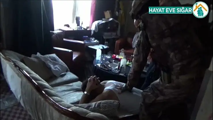Konya'da uyuşturucu operasyonu, bomba ve uyuşturucu ele geçirildi