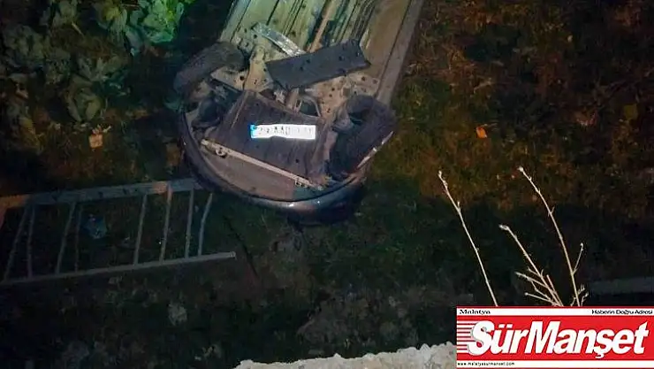 Köpekten kaçan otomobil duvardan aşağıya düştü 2 yaralı